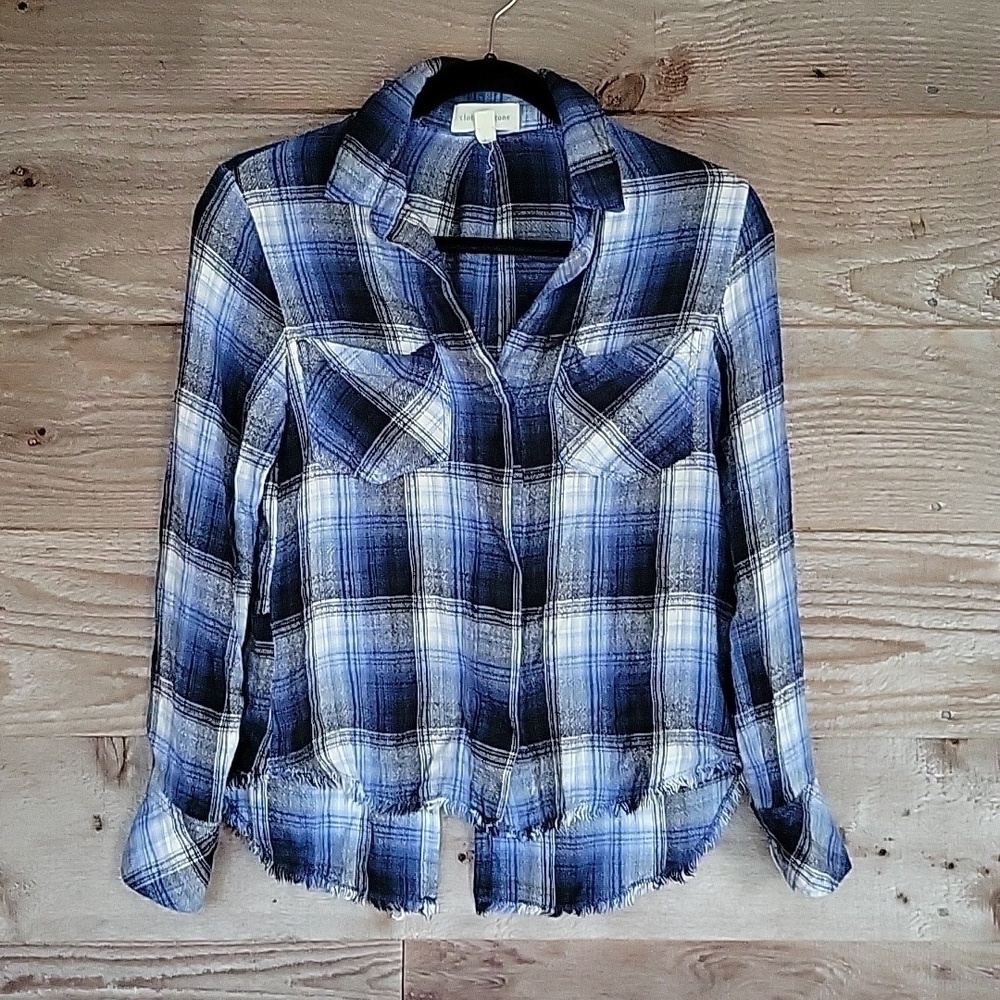 Cloth & Stone Size XSmall Blue and Black Plaid Shirt with Frayed Hem Split Back